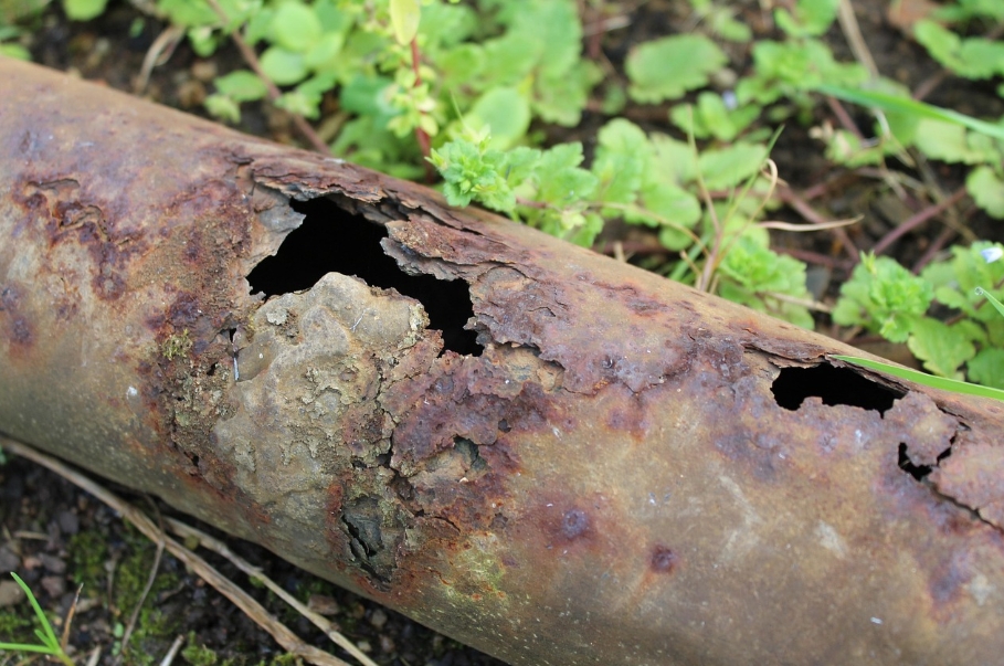 What to Do When You Have a Burst Pipe in Your Home