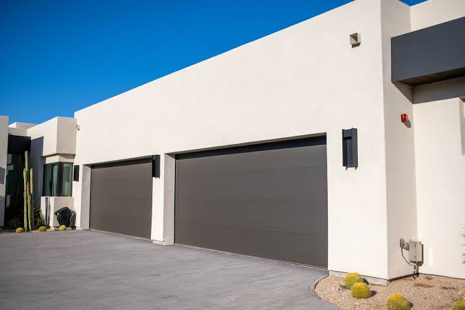 Don't Let It Jam! Easy Tips for Garage Door Repair Dubai