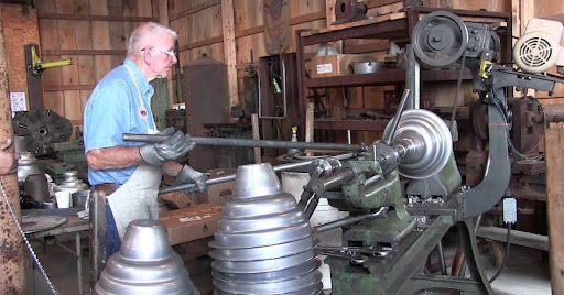 Exploring the Art and Science of Metal Spinning for Precision Manufacturing 1 Exploring the Art and Science of Metal Spinning for Precision Manufacturing