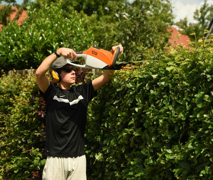 Garden Gadgets: 10 Electric Tools Every Hardcore Gardener Needs 1 Garden Gadgets: 10 Electric Tools Every Hardcore Gardener Needs